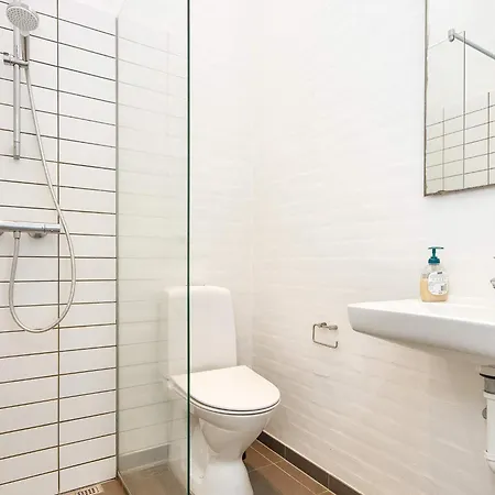 20 Person In Glesborg